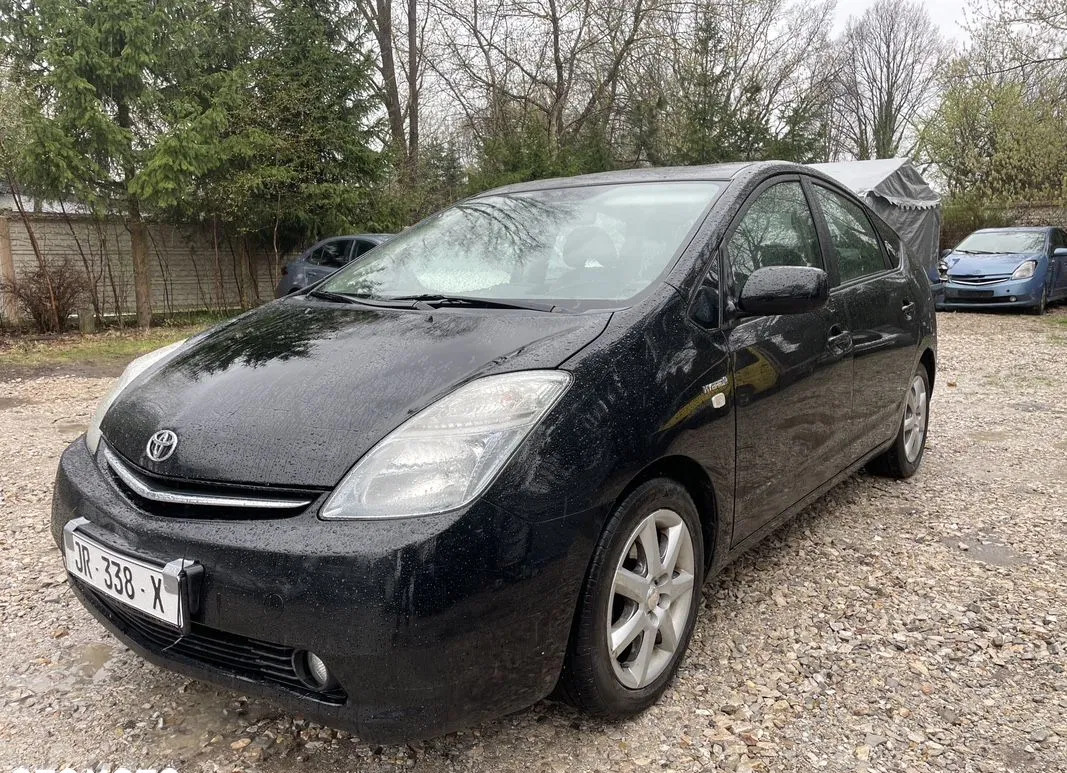 mazowieckie Toyota Prius cena 24500 przebieg: 205000, rok produkcji 2008 z Zielonka